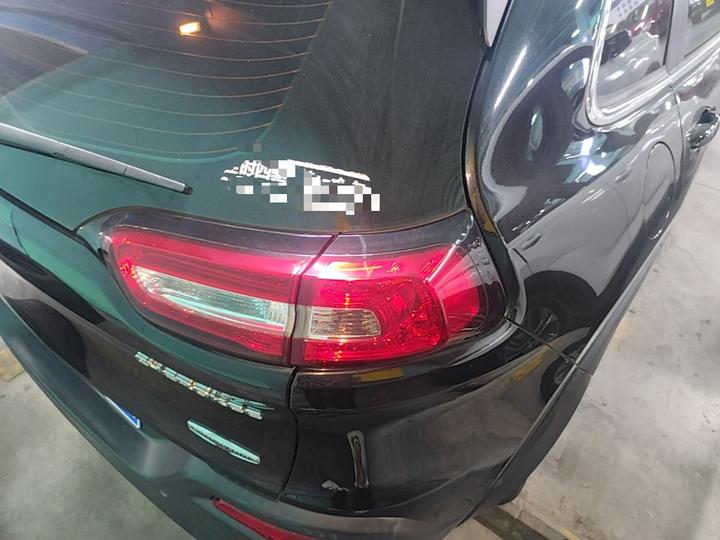 Cherokee 2016 2.0L photo 7