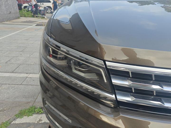 Tiguan L 2017 380TSI AT AWD Luxury photo 7