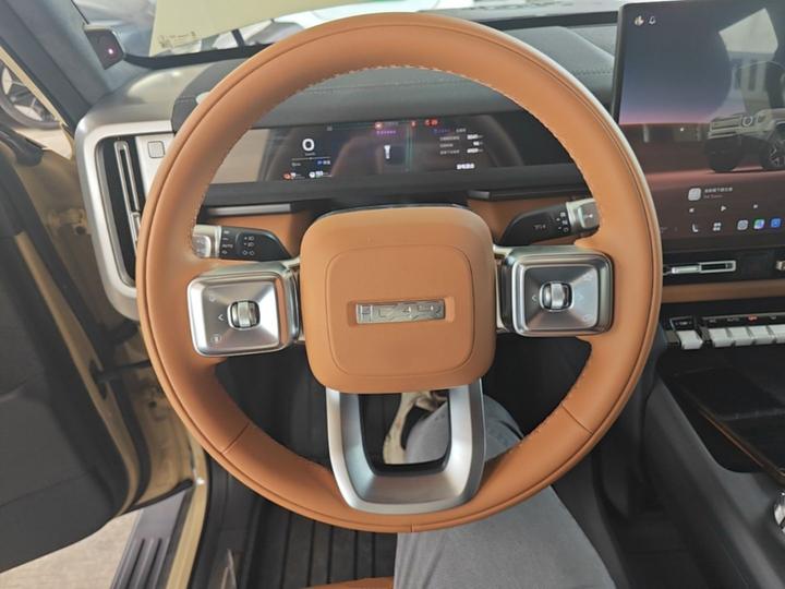 iCAR V27 2026 200KM AWD 700 photo 2