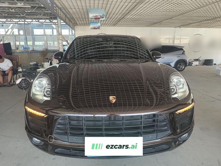 2017 Macan 2.0T photo 2