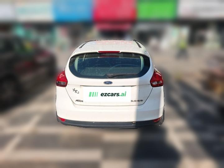 Focus 2015 Hatchback 1.6L MT Comfort photo 3