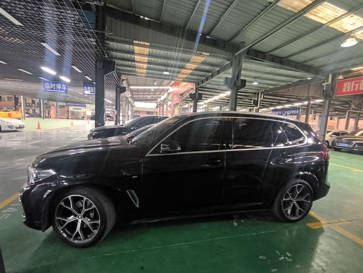 X5 2022 Facelift xDrive 40Li M Sport Package photo 4