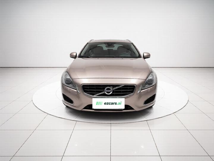 V60 2013 T5 Comfort photo 2