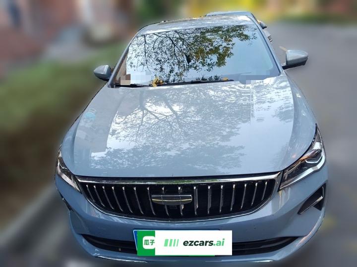 Emgrand 2025 4 1.5L CVT Premium photo 2