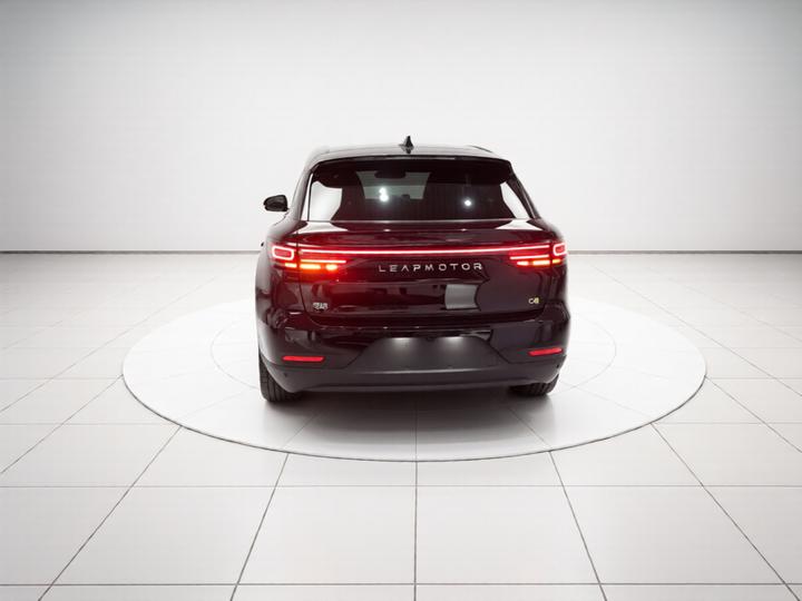 Leapmotor C11 2023 EV 580 AWD Performance photo 3