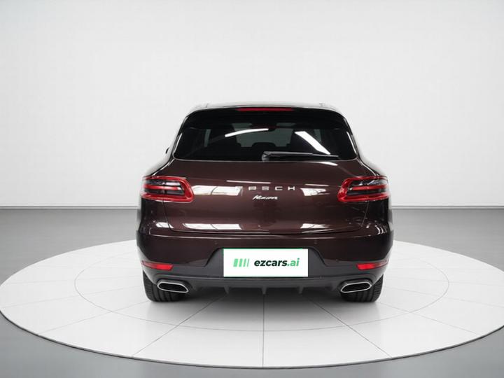 2017 Macan 2.0T photo 3