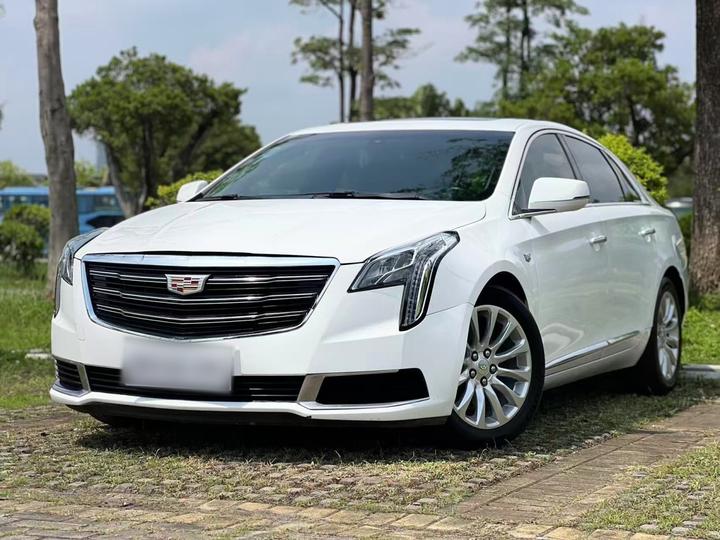 XTS 2018 28T Tech