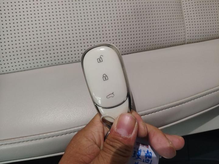 Li Auto ONE 2020 EREV 6-Seater photo 8