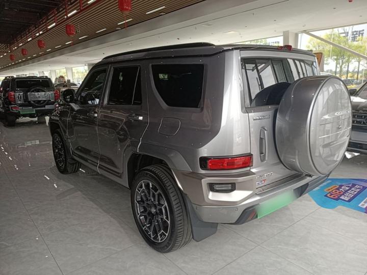 700 EV 2024 Hi4-T photo 4