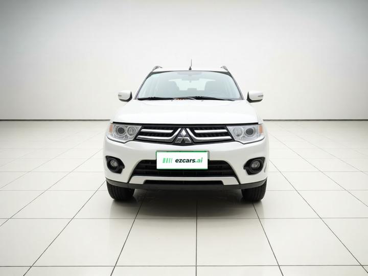 Pajero 2013 3.0L AT AWD Executive photo 2