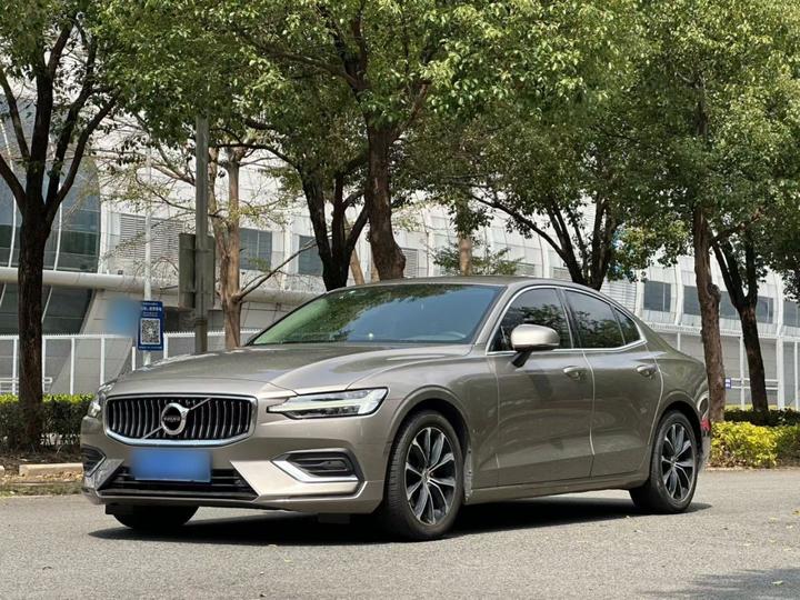 S60 2021 T4 Luxury