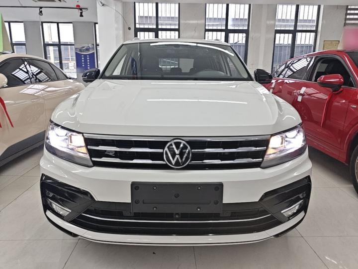Tiguan L 2021 330TSI AT RWD R-Line photo 2