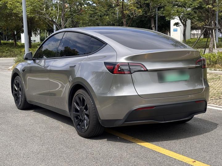Model Y 2021 Standard Range RWD photo 4