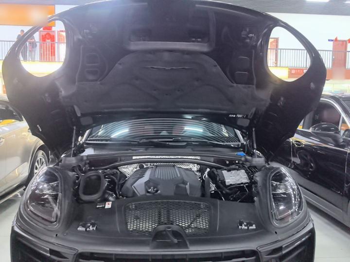 2025 Macan 2.0T photo 8