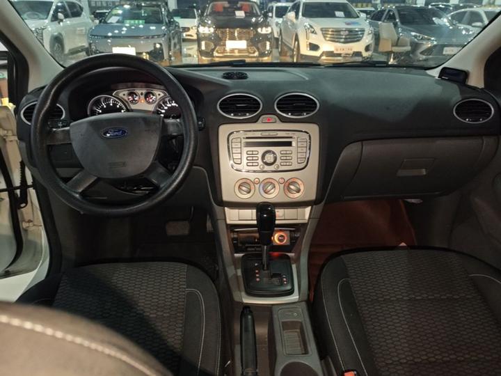 Focus 2013 Hatchback Classic 1.8L AT photo 5