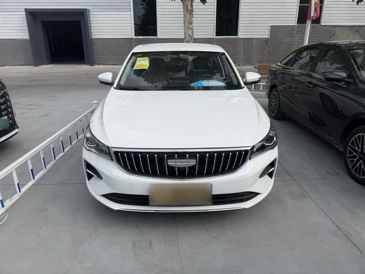 Emgrand 2026 400 1.5L CVT photo 2
