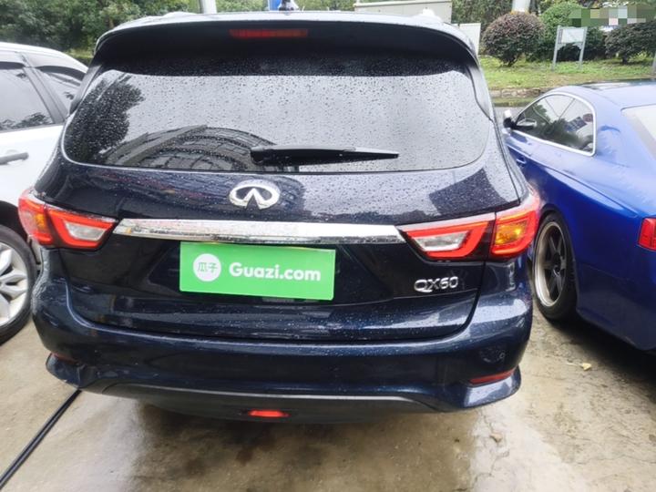 QX60 Imported 2018 2.5 S/C Hybrid RWD Family photo 3