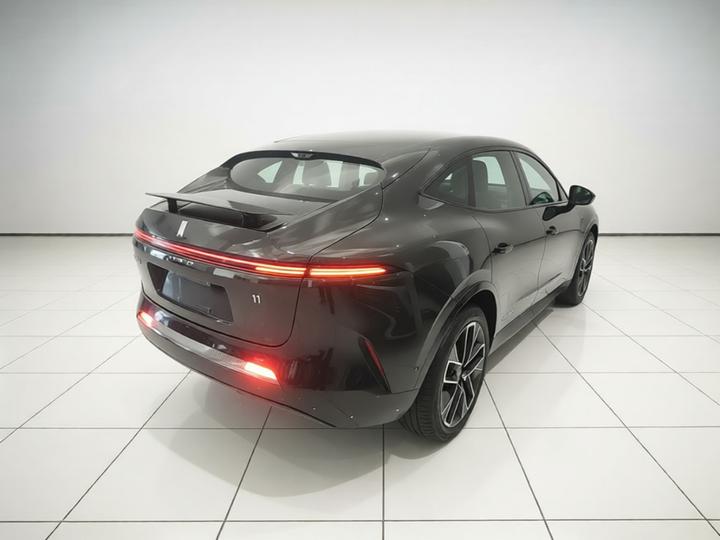 11 2023 90 AWD photo 6