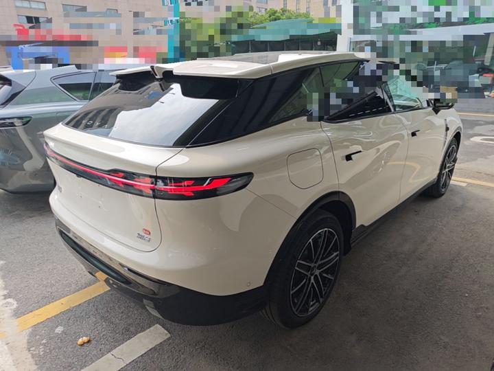 Voyah 2025 AWD Qiankun photo 4