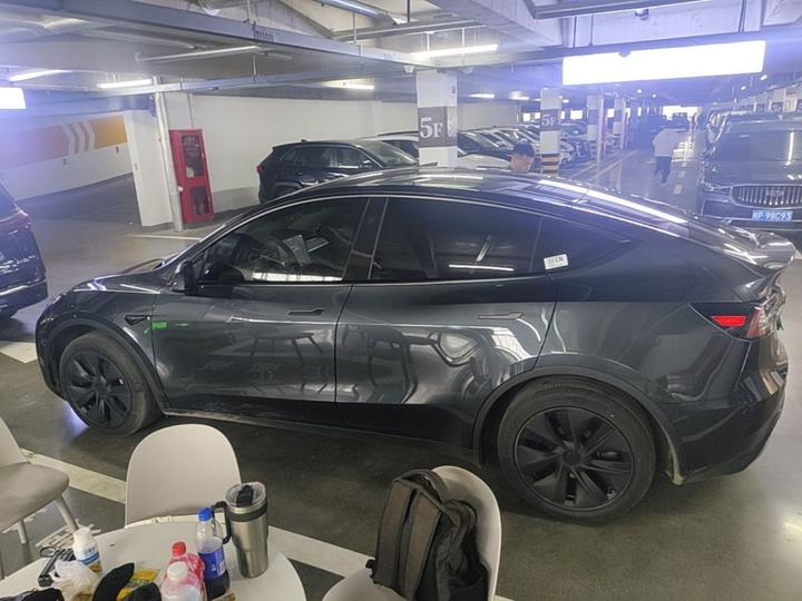 Model Y 2024 RWD photo 3
