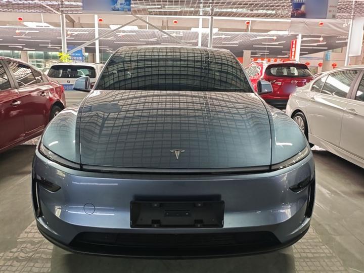 Model Y 2026 RWD photo 2