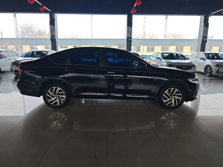 Lavida 2023 Facelift 1.5L AT photo 3