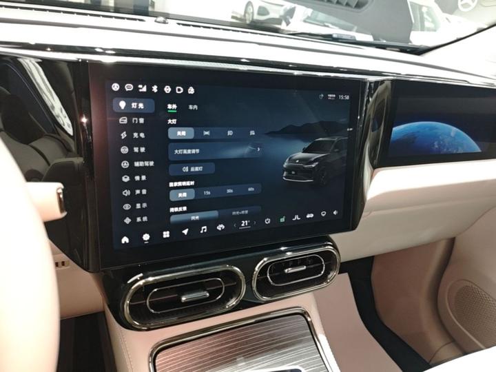 Leapmotor C11 2023 EV 580 AWD Performance photo 8