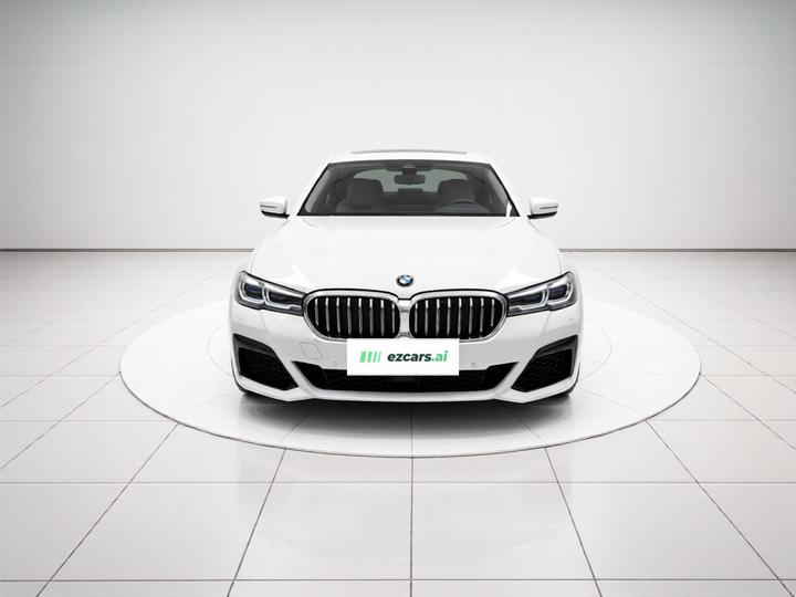 5 Series 2021 530Li Leading M Sport Package photo 2