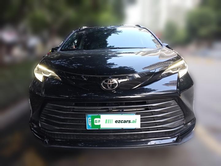 Sienna 2024 2.5L Hybrid Premium photo 2
