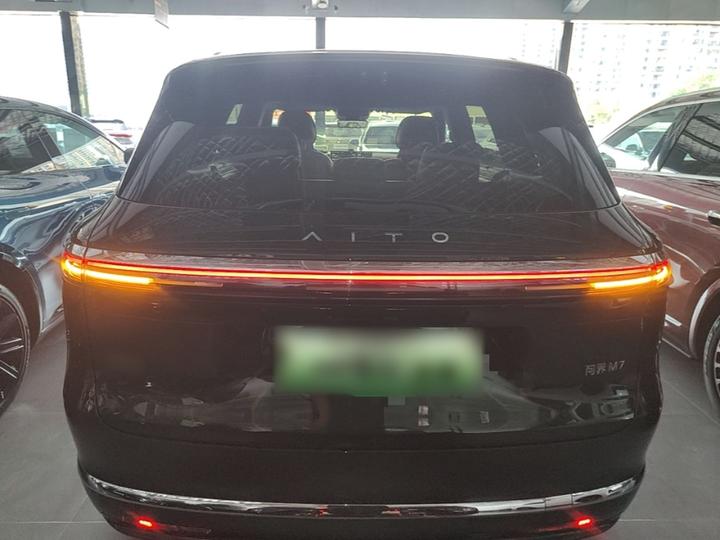 HIMA AITO M7 2026 EREV Ultra AWD 5-Seater 192-Line LiDAR photo 3