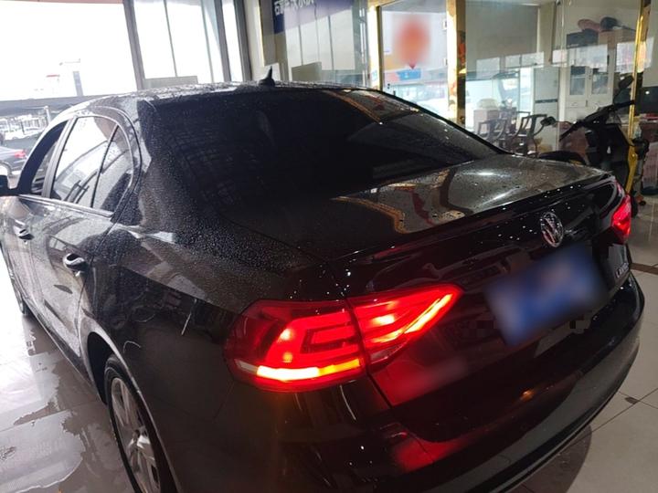 Lavida 2017 1.6L AT photo 4