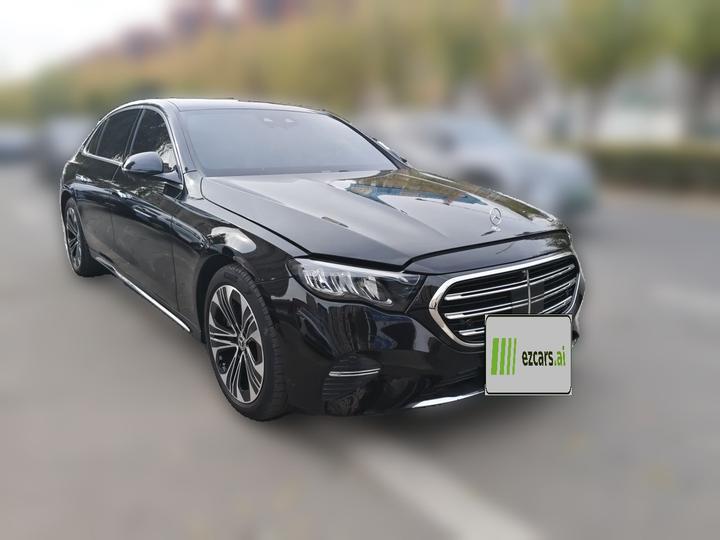E-Class EV 2024 E 350 e L PHEV photo 3