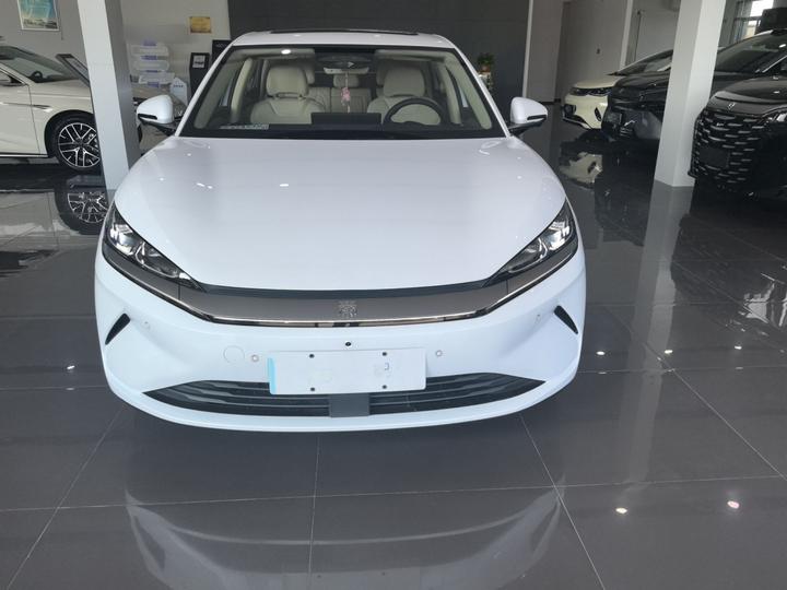 Qin L 2025 EV 545KM Excellence photo 2