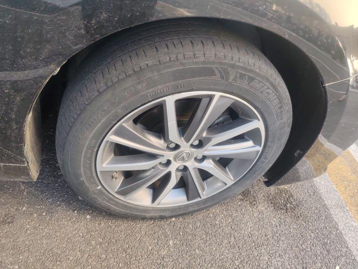 ES 2015 300h Comfort photo 8