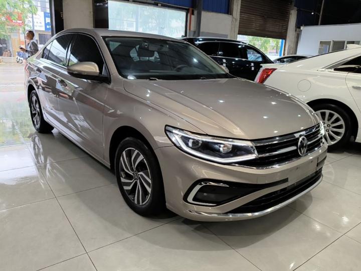 Bora 2023 200TSI DSG photo 3