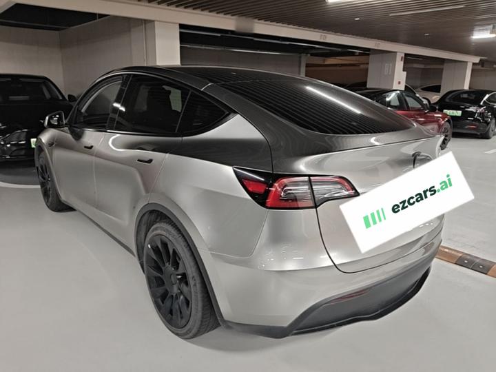 Model Y 2022 Facelift RWD photo 4
