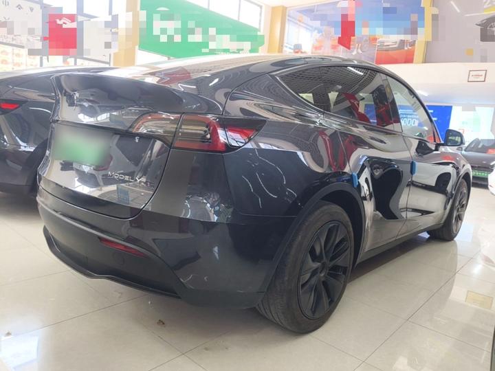 Model Y 2024 RWD photo 6
