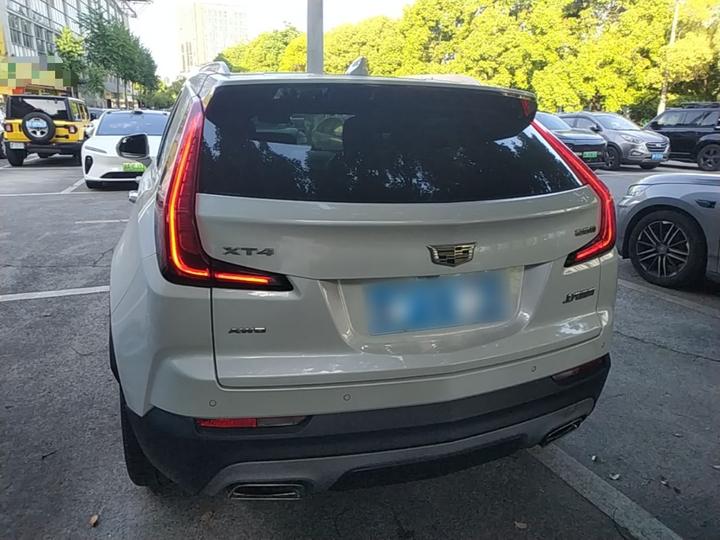 XT4 2018 28T AWD Leading photo 3