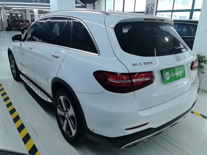 GLC 2017 GLC 300 4MATIC Dynamic photo 4