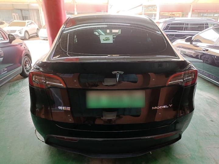 Model Y 2024 RWD photo 3