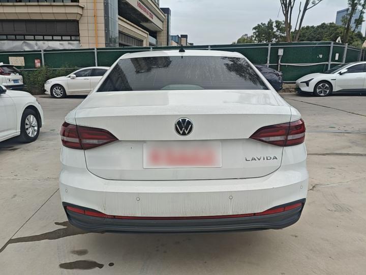 Lavida 2023 Facelift 1.5L AT photo 3