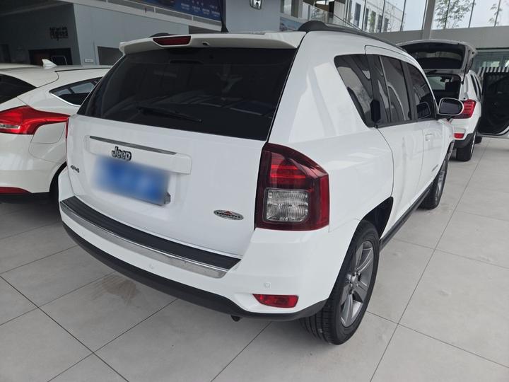 Compass Imported 2014 Facelift 2.4L AWD Comfort photo 4