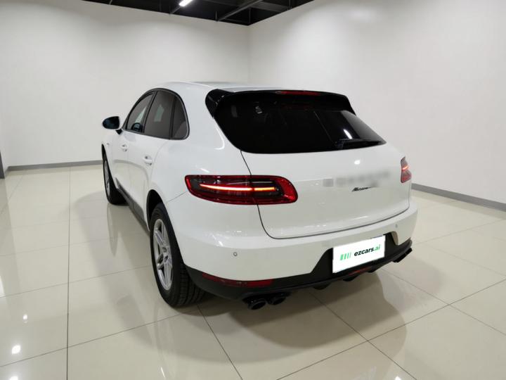 2017 Macan 2.0T photo 4