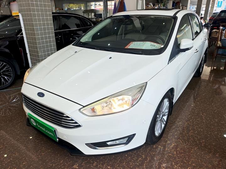 Focus 2015 Sedan EcoBoost 180 AT Flagship