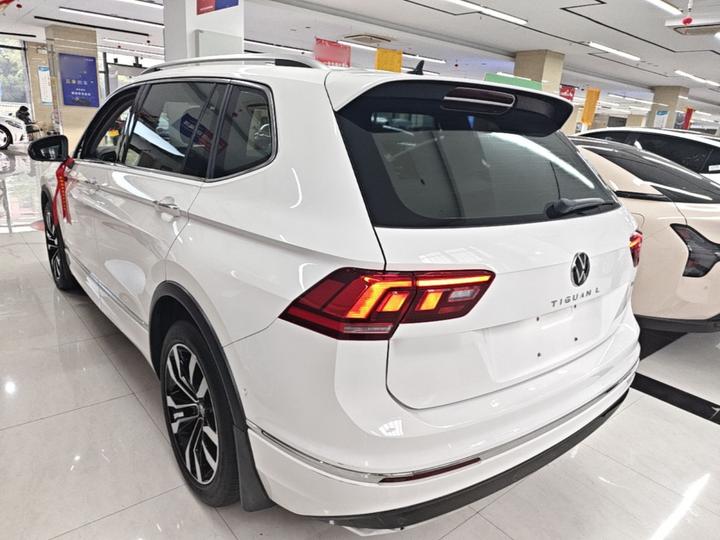 Tiguan L 2021 330TSI AT RWD R-Line photo 4