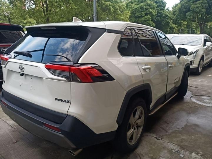 RAV4 2020 2.0L CVT RWD photo 4