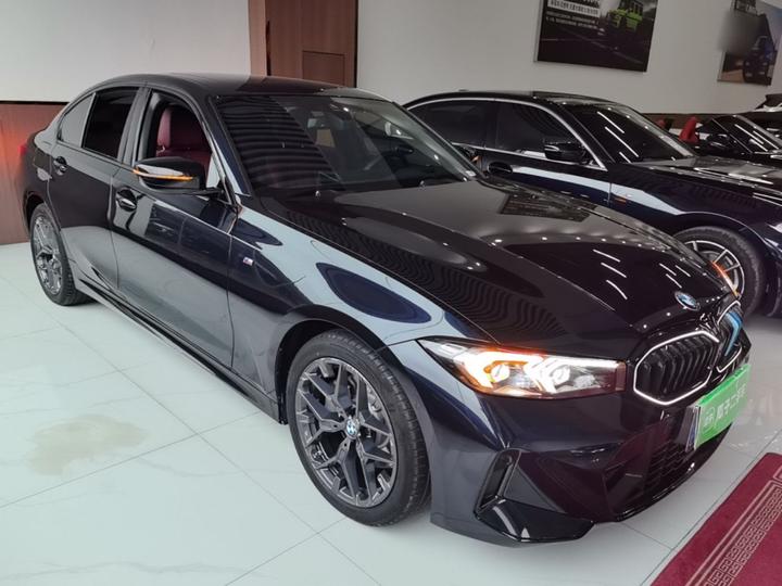 3 Series 2025 330i M M Sport Night Package photo 3