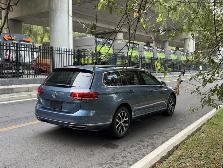 2018 380TSI RWD photo 6