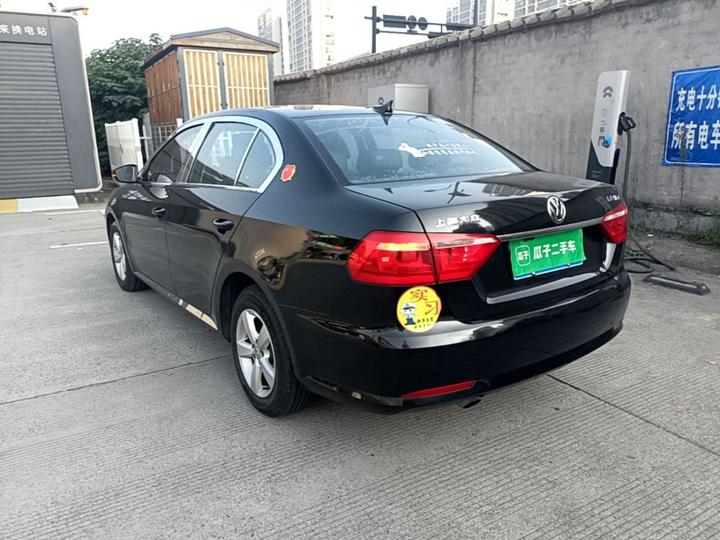 Lavida 2013 Facelift Classic 1.6L AT photo 4