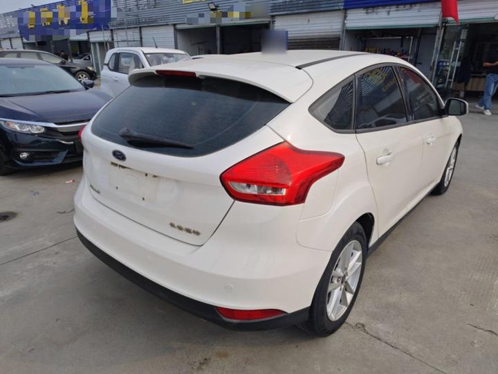 Focus 2015 Hatchback 1.6L AT photo 6